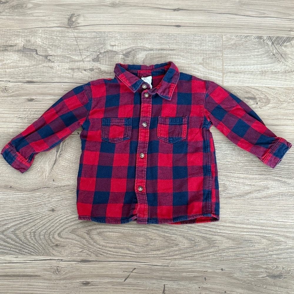 5/$25: H&M Buffalo Plaid Button Down